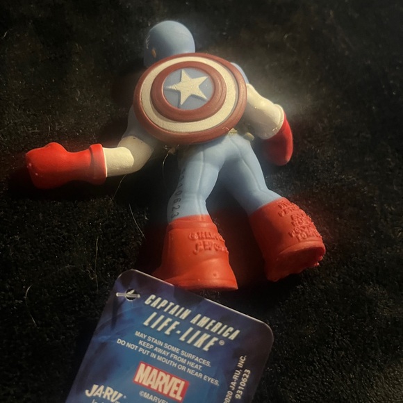 Marvel Avengers Captain America Stretchable Life-Like . New with Tags - Picture 3 of 4